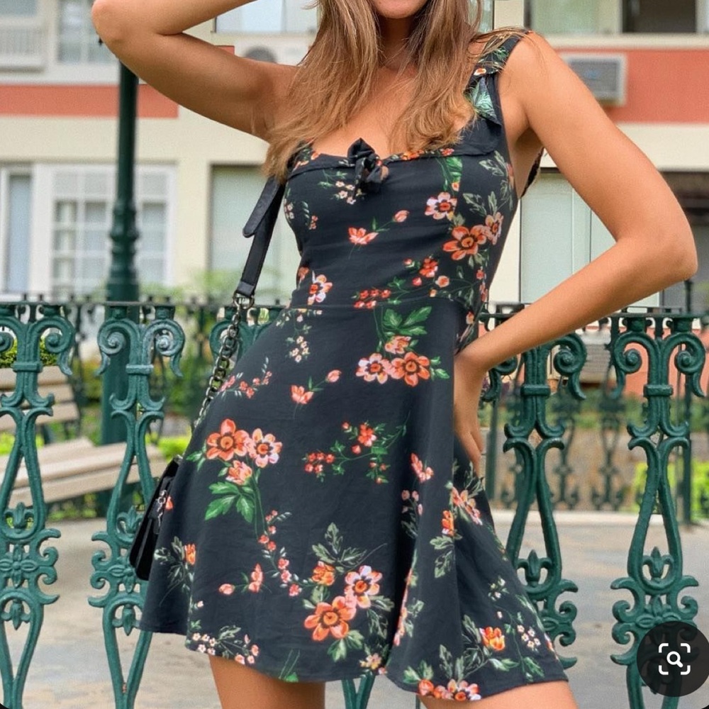 $39 Aeropostale Black Floral Summer Dress Size S